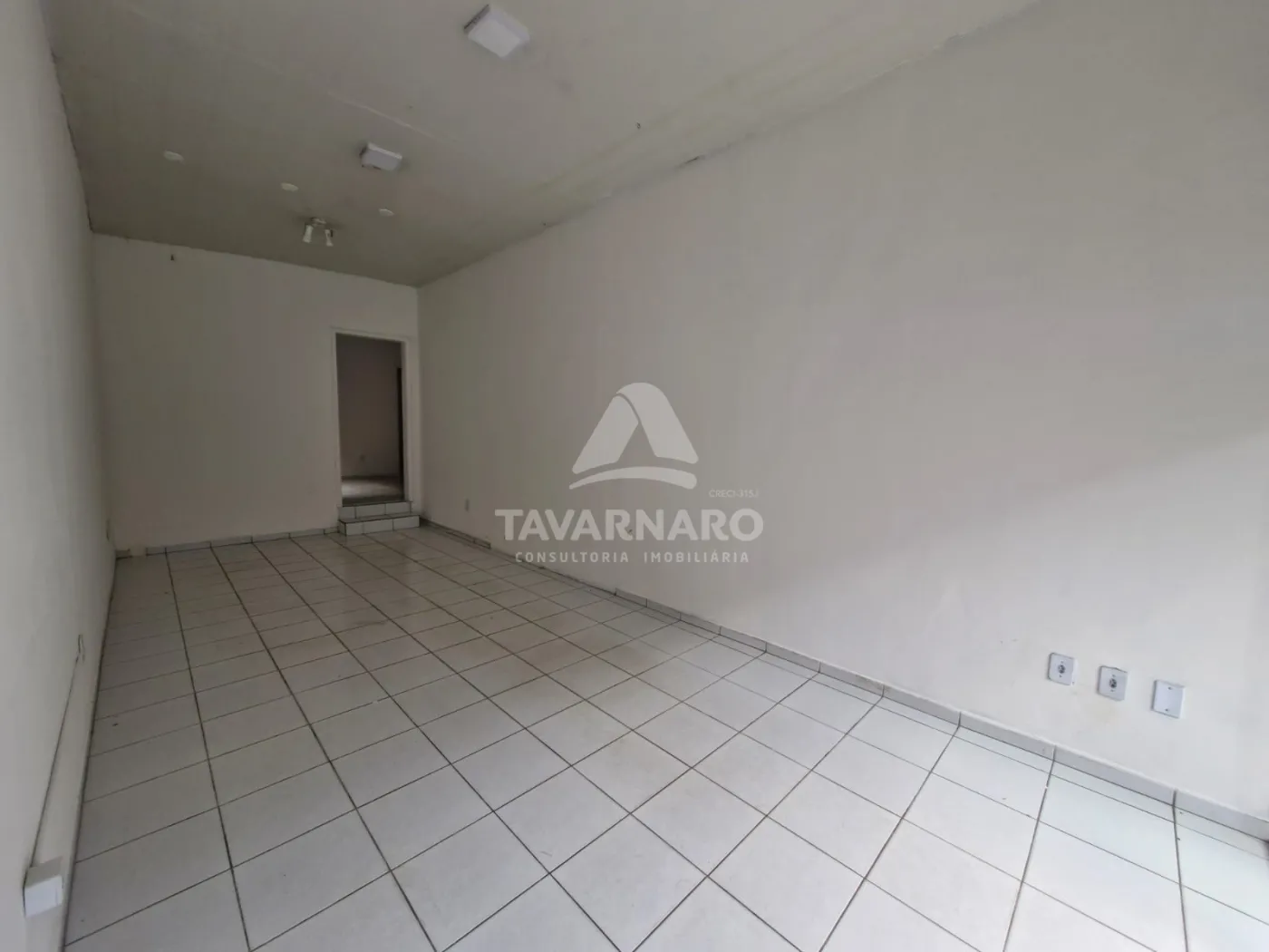 Alugar Comercial / Loja em Ponta Grossa R$ 1.900,00 - Foto 4