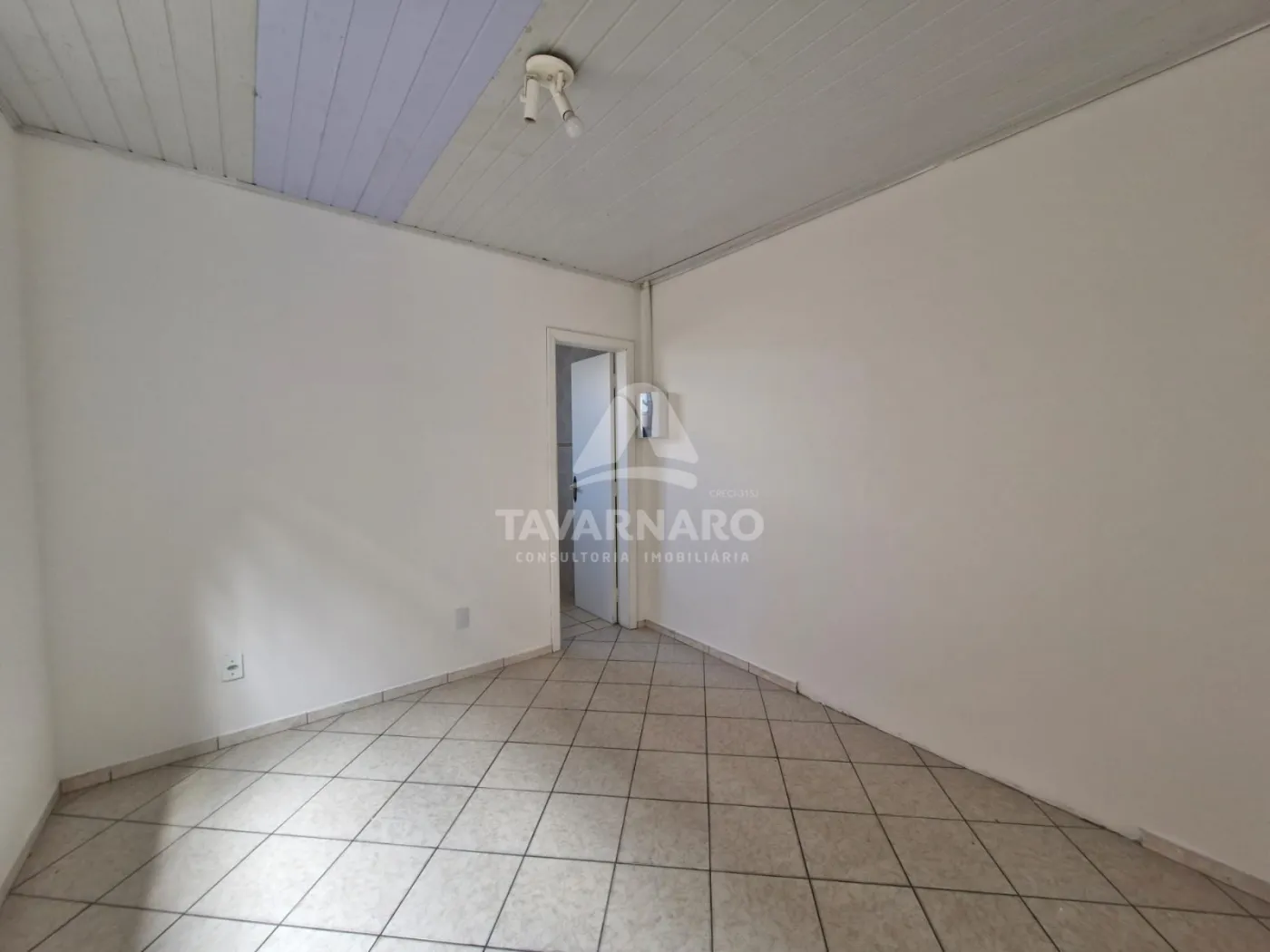 Alugar Comercial / Loja em Ponta Grossa R$ 1.900,00 - Foto 6