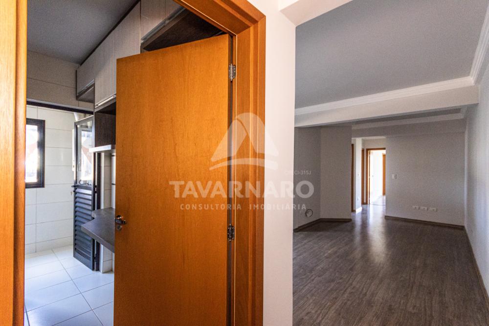 Alugar Apartamento / Padrão em Ponta Grossa R$ 1.600,00 - Foto 2