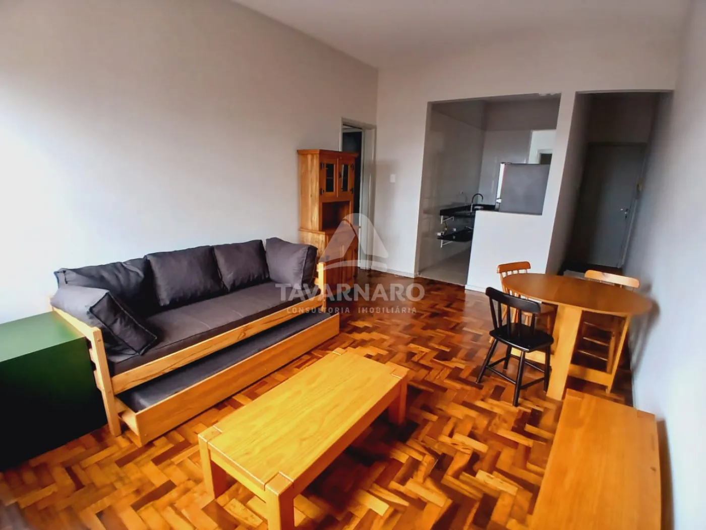 Alugar Apartamento / Padrão em Ponta Grossa R$ 1.600,00 - Foto 2