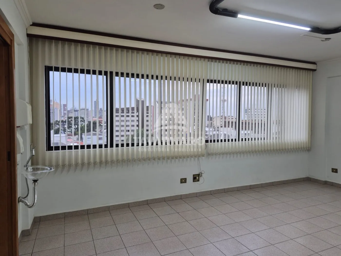 Alugar Comercial / Sala Condomínio em Ponta Grossa R$ 1.800,00 - Foto 16