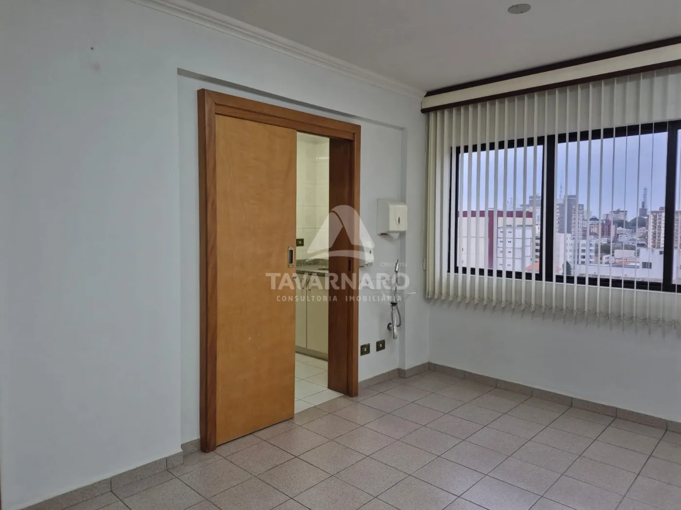 Alugar Comercial / Sala Condomínio em Ponta Grossa R$ 1.800,00 - Foto 17