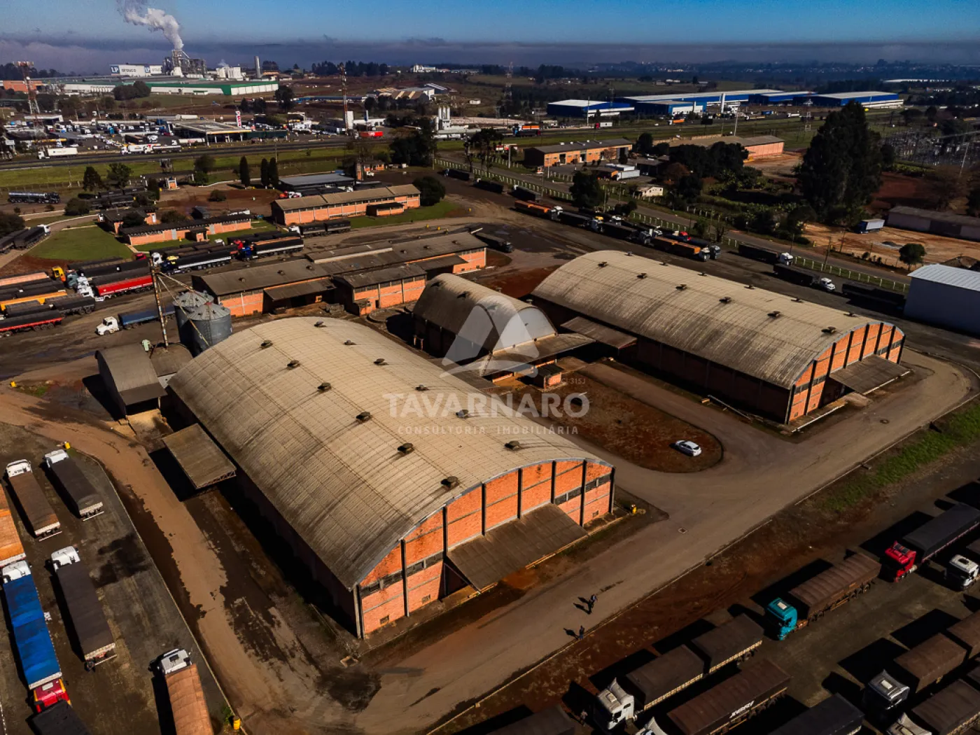 Comprar Comercial / Barracão em Ponta Grossa - Foto 1