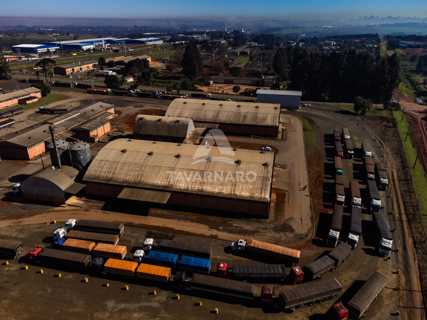 Comprar Comercial / Barracão em Ponta Grossa - Foto 2