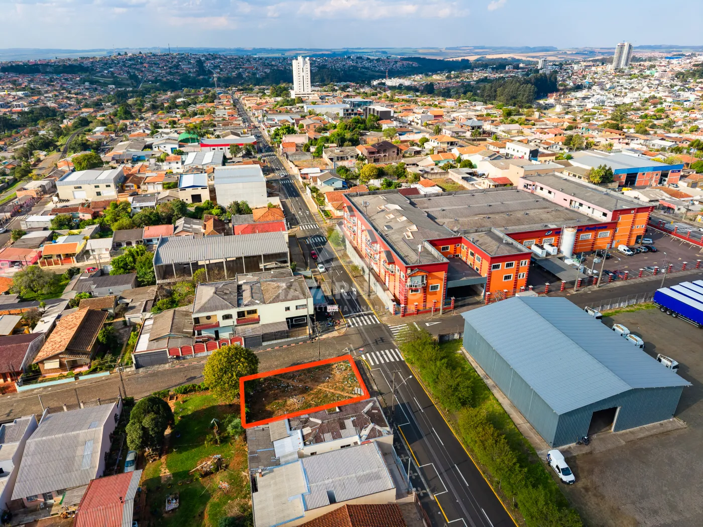 Alugar Comercial / Terreno em Ponta Grossa R$ 1.650,00 - Foto 7