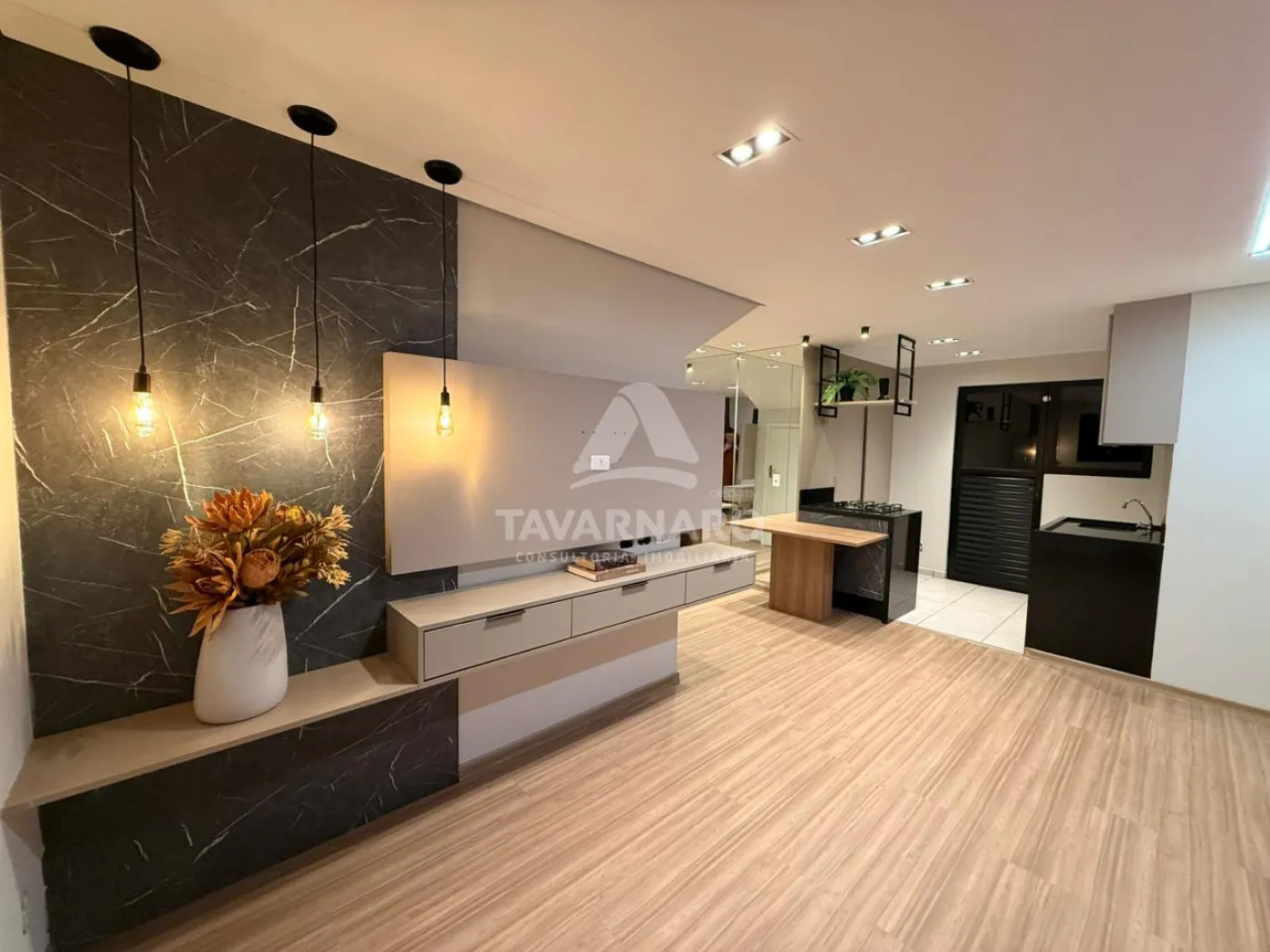 Alugar Apartamento / Padrão em Ponta Grossa R$ 1.550,00 - Foto 1