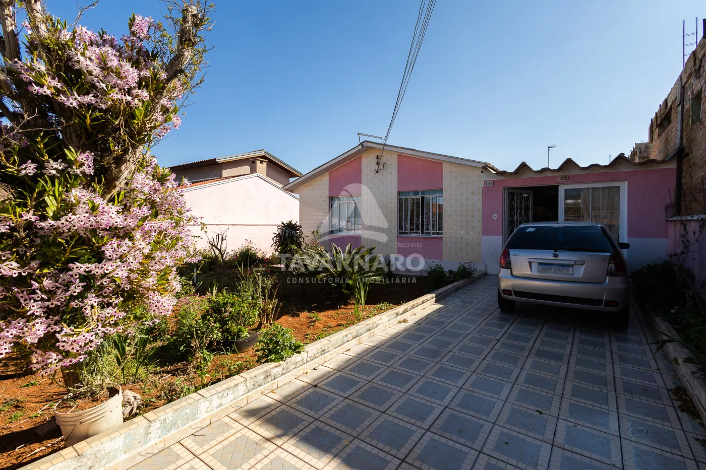 Comprar Casa / Padrão em Ponta Grossa R$ 320.000,00 - Foto 2