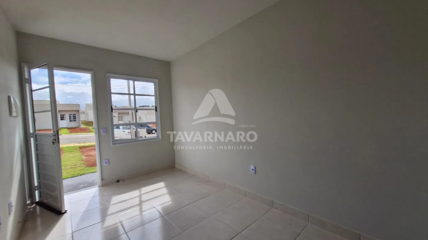 Alugar Casa / Padrão em Ponta Grossa R$ 900,00 - Foto 3