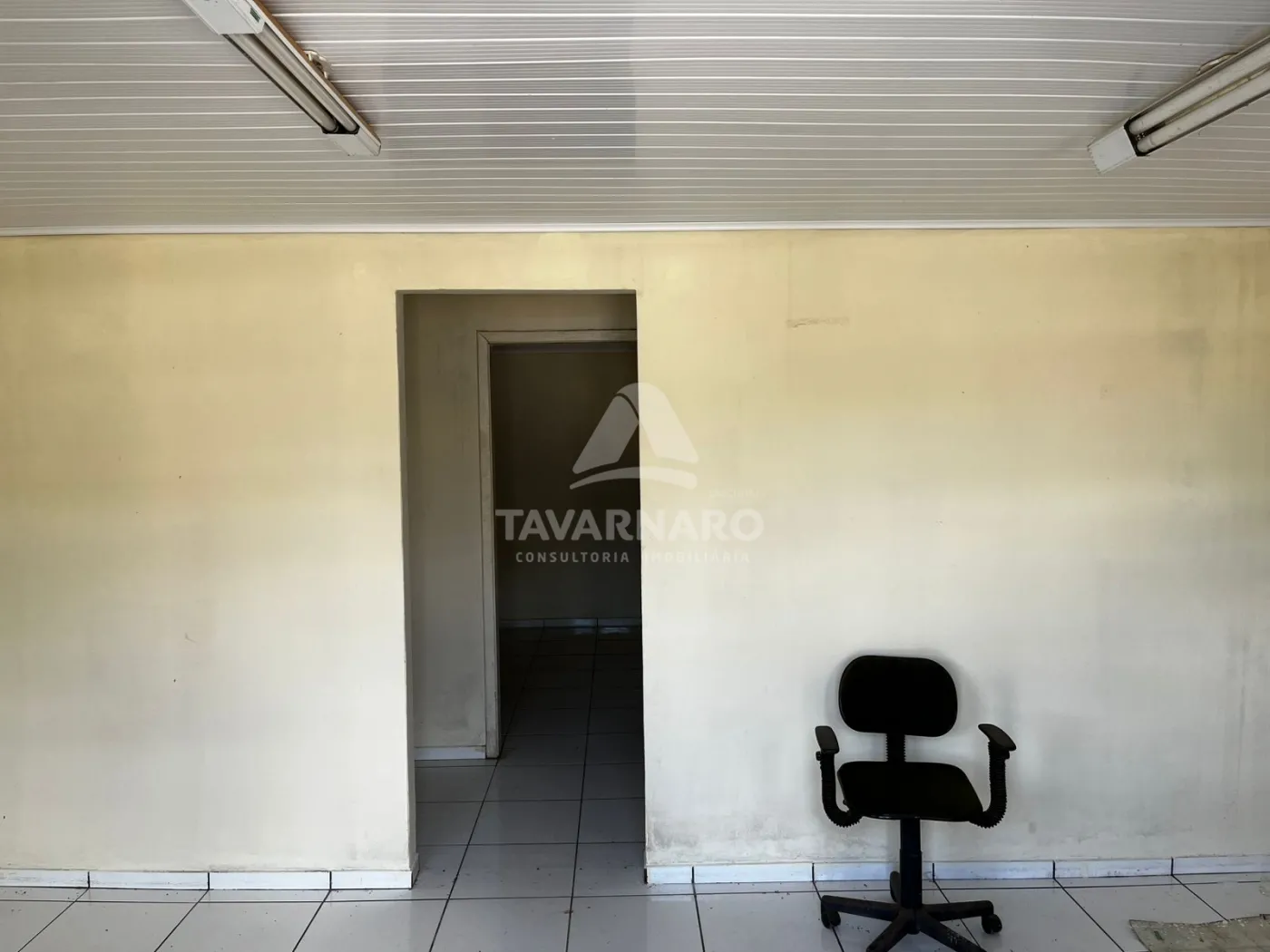 Alugar Comercial / Barracão em Ponta Grossa R$ 4.800,00 - Foto 5
