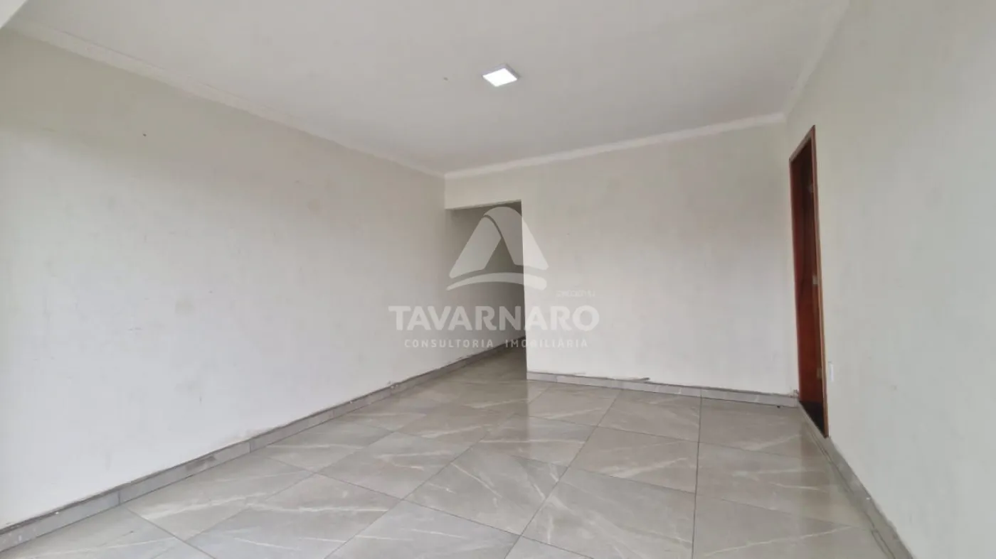 Alugar Casa / Padrão em Ponta Grossa R$ 1.600,00 - Foto 5