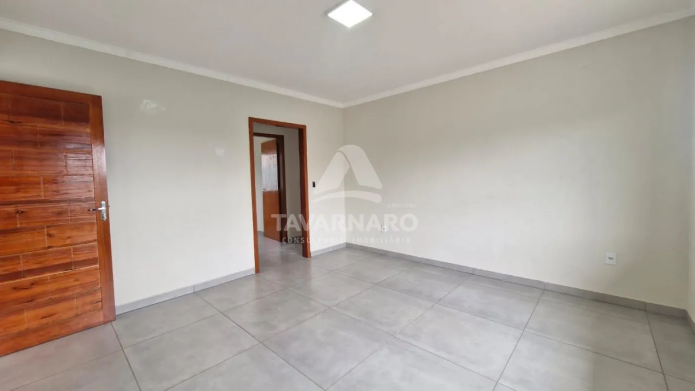 Alugar Casa / Padrão em Ponta Grossa R$ 1.600,00 - Foto 4