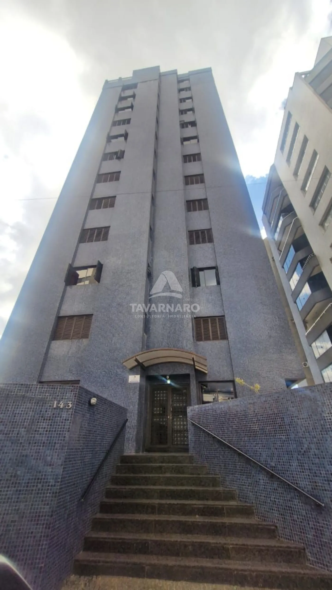 Alugar Apartamento / Padrão em Ponta Grossa R$ 2.500,00 - Foto 1