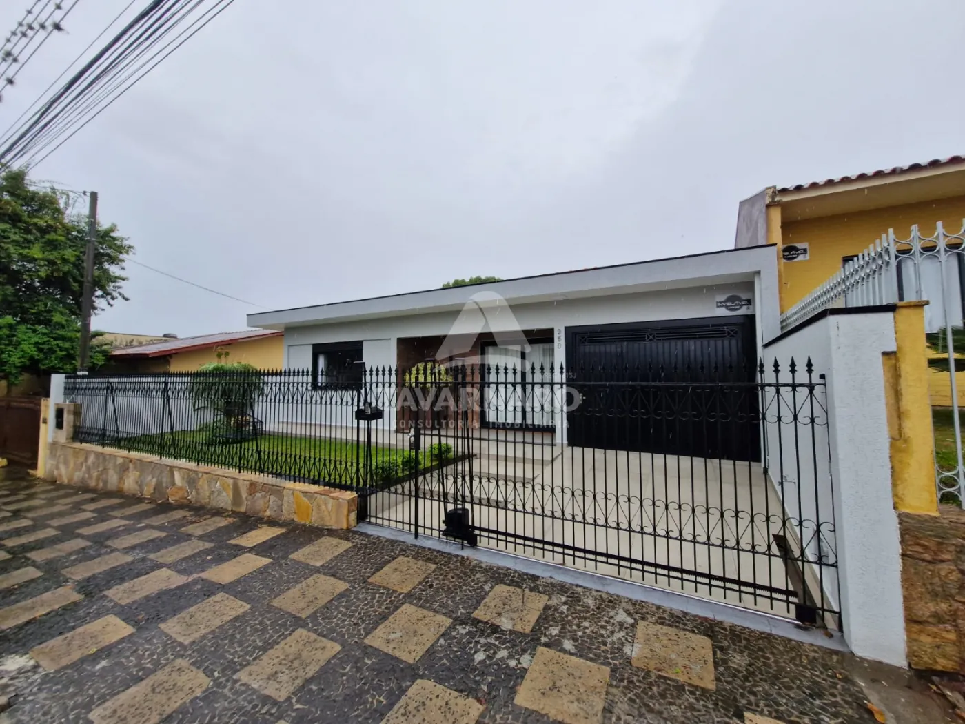 Alugar Casa / Padrão em Ponta Grossa R$ 4.200,00 - Foto 1