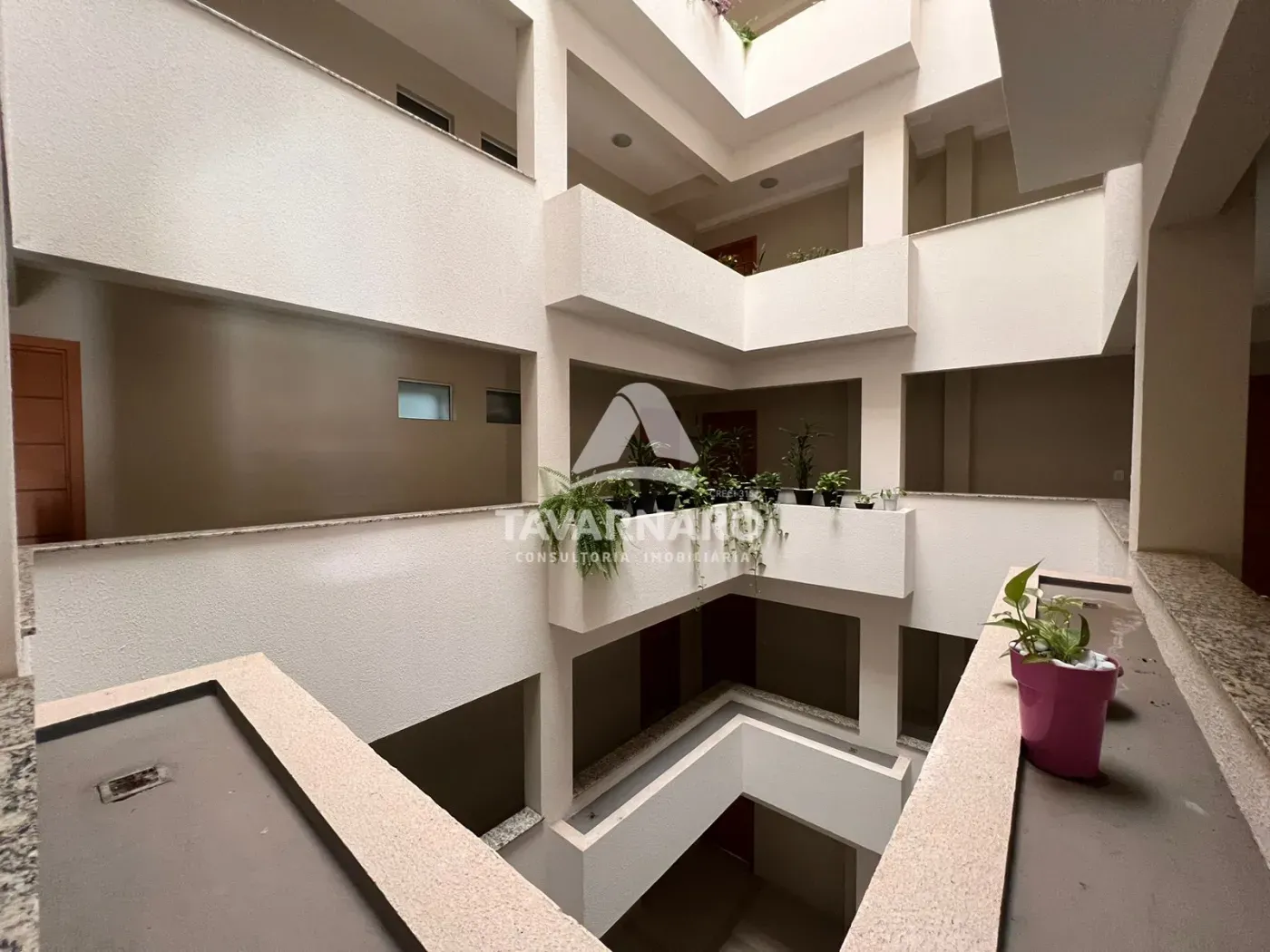 Alugar Apartamento / Padrão em Ponta Grossa R$ 1.600,00 - Foto 2