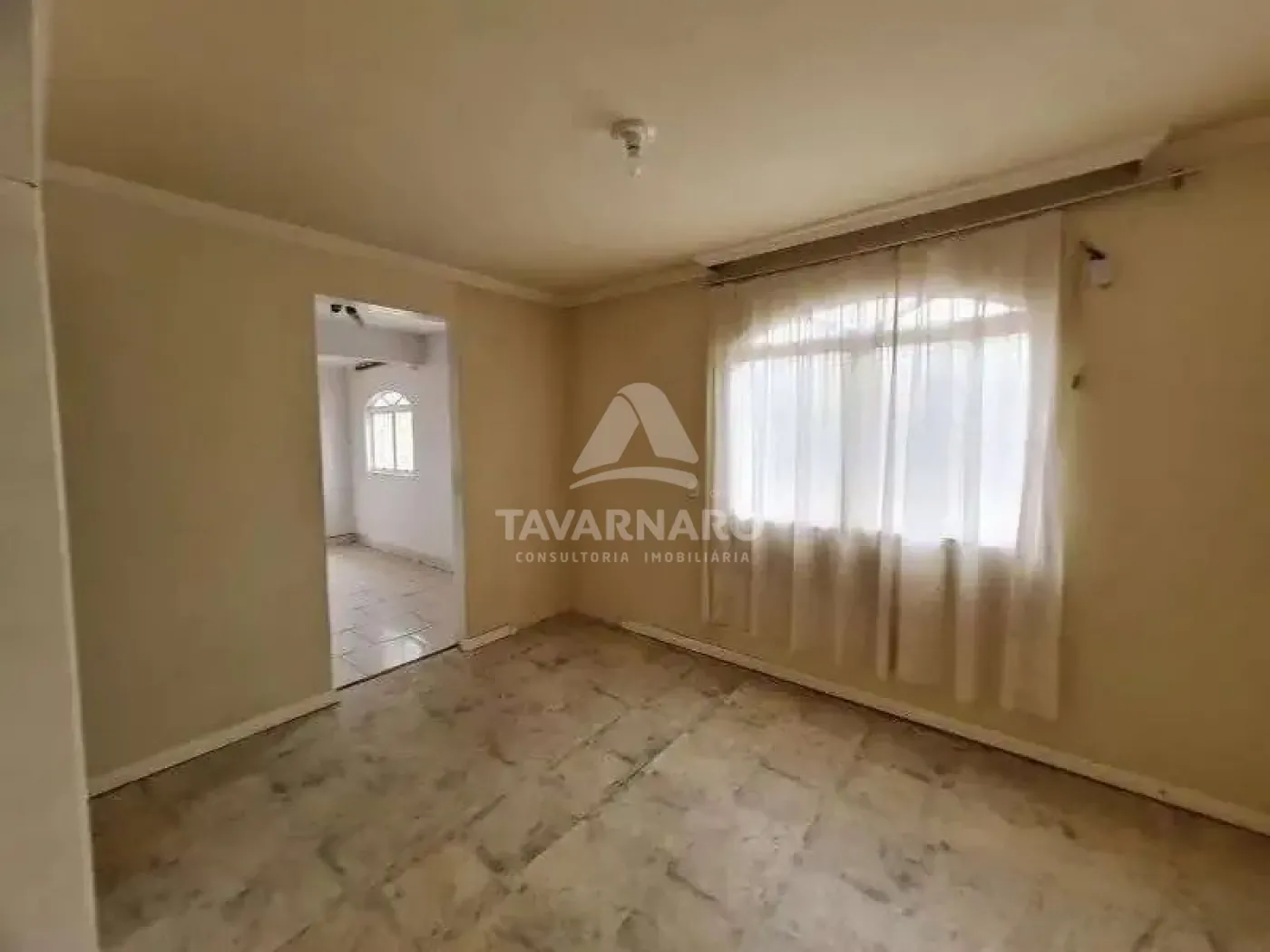 Alugar Casa / Padrão em Ponta Grossa R$ 1.600,00 - Foto 4