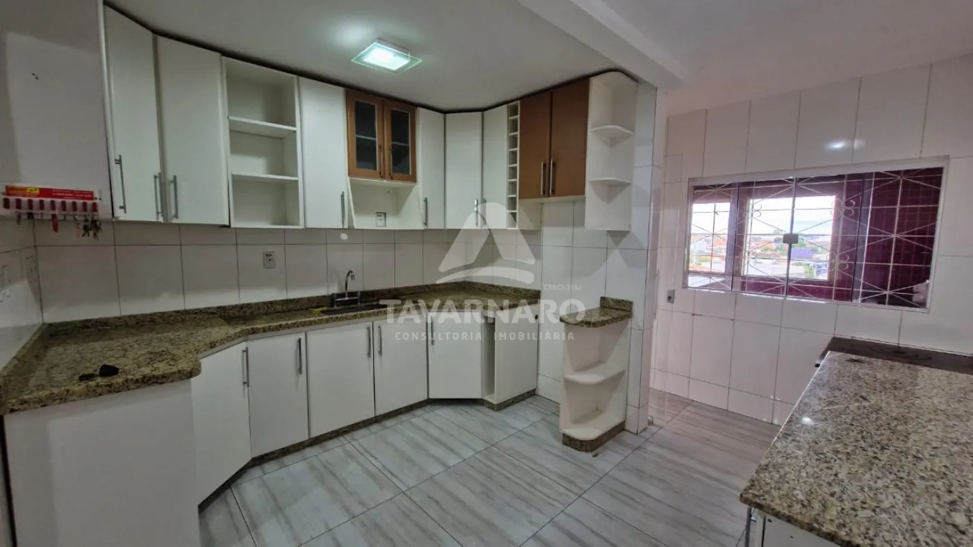 Alugar Casa / Padrão em Ponta Grossa R$ 3.700,00 - Foto 17