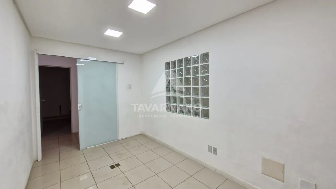 Alugar Comercial / Casa em Ponta Grossa R$ 3.500,00 - Foto 13