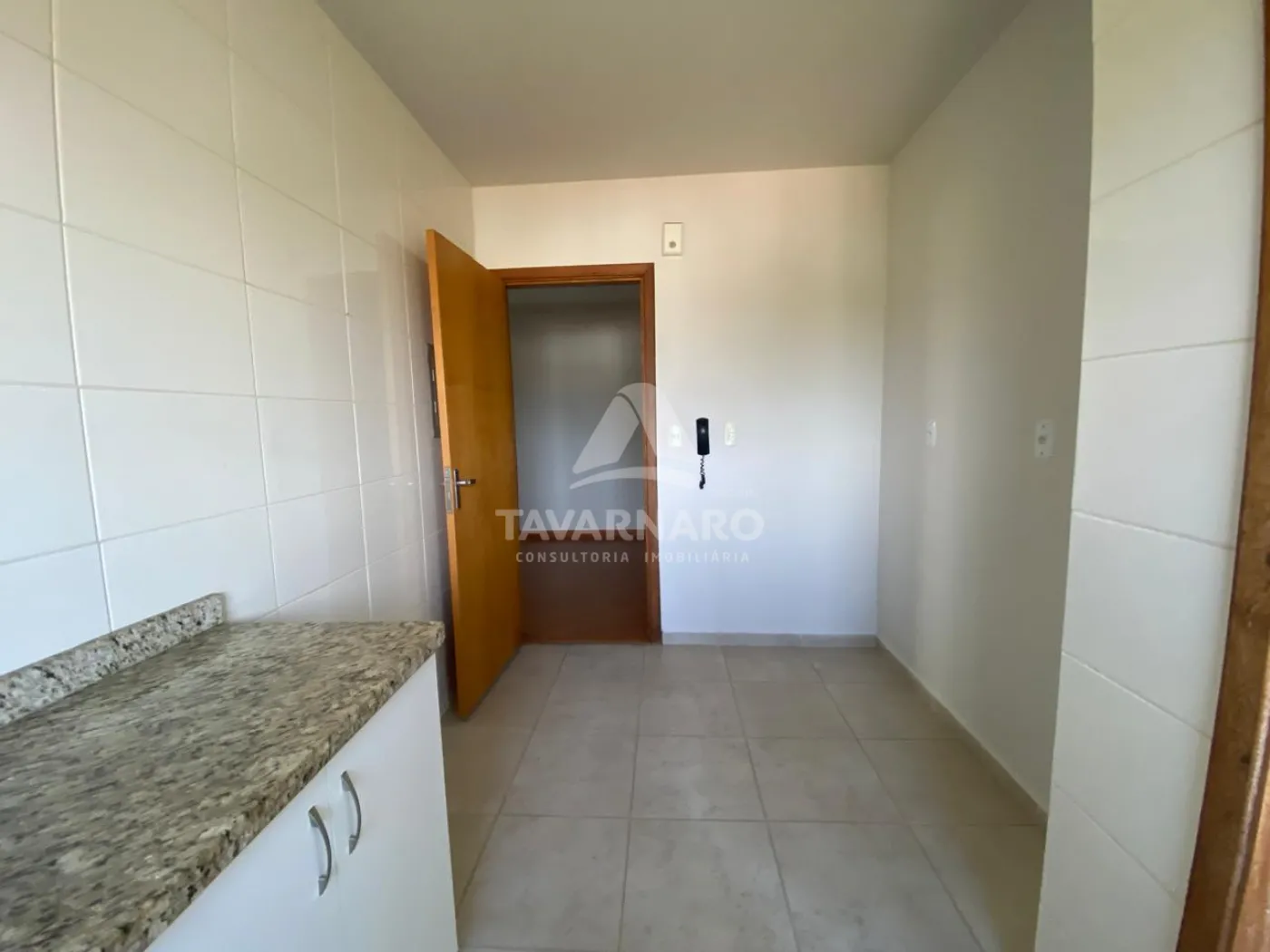 Alugar Apartamento / Padrão em Ponta Grossa R$ 1.600,00 - Foto 3
