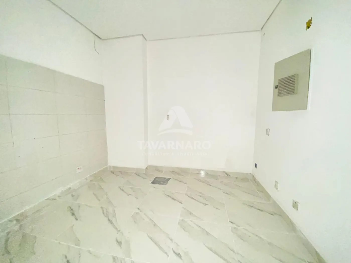 Alugar Comercial / Loja em Ponta Grossa R$ 6.700,00 - Foto 12