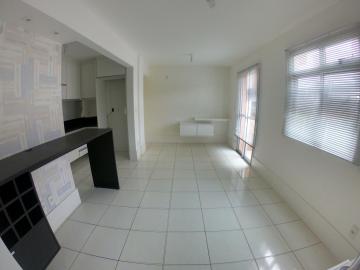 Alugar Apartamento / Padrão em Ponta Grossa. apenas R$ 690,00