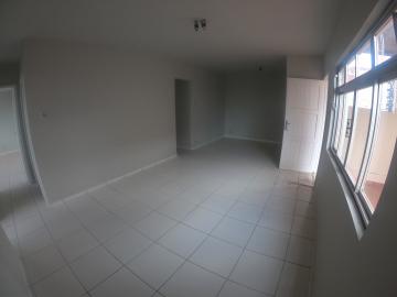 Alugar Apartamento / Padrão em Ponta Grossa. apenas R$ 950,00