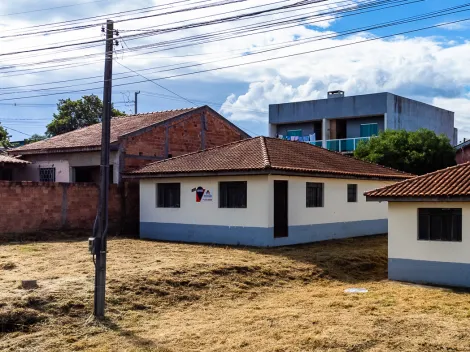 Alugar Casa / Padrão em Ponta Grossa. apenas R$ 600,00