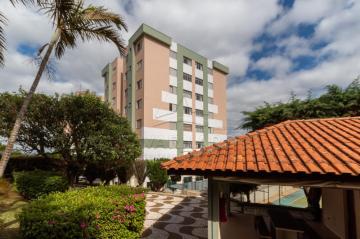 Alugar Apartamento / Padrão em Ponta Grossa. apenas R$ 600,00