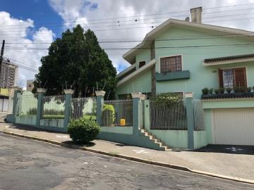 Alugar Casa / Padrão em Ponta Grossa. apenas R$ 1.000.000,00