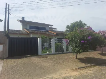 Alugar Casa / Padrão em Ponta Grossa. apenas R$ 980.000,00