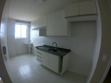 Alugar Apartamento / Padrão em Ponta Grossa. apenas R$ 1.800,00