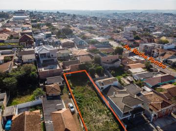 Amplo terreno, apenas 3 quadras da Av. Monteiro Lobato !!