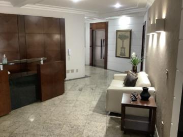 Cobertura espaçosa, no centro da cidades e semimobiliada - Agende sua visita!!!