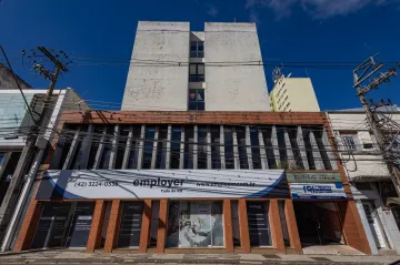 Sala comercial no centro.