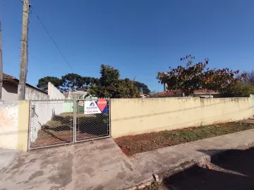 Residência em Uvaranas.