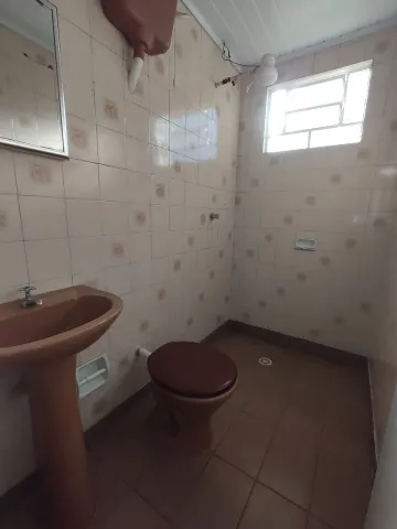 Residência em Uvaranas.