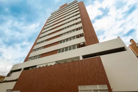Alugar Apartamento / Padrão em Ponta Grossa. apenas R$ 710.246,53