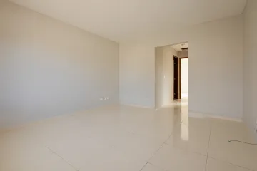 Ótima casa em Uvaranas, oportunidade!