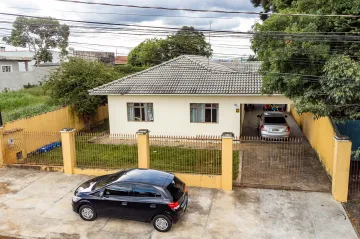 Alugar Casa / Padrão em Ponta Grossa. apenas R$ 540.000,00