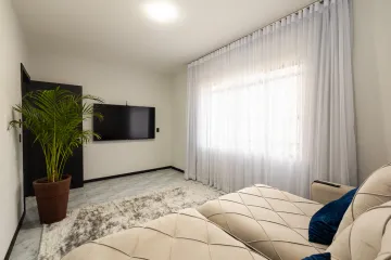 Casa comercial no Nova Rússia