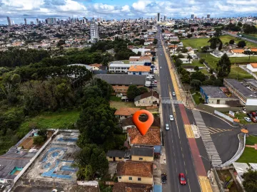 Casa Comercial na Av. Carlos Cavalcanti!