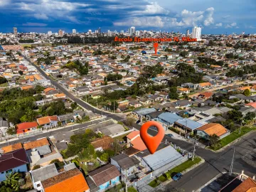 Imóvel de esquina, contendo 2 residências independentes