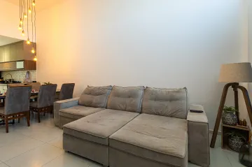 Residência em Uvaranas, com 3 quartos (sendo 1 suíte) e espaço de terreno
