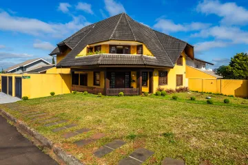 Alugar Casa / Padrão em Ponta Grossa. apenas R$ 2.500.000,00