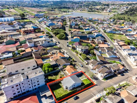 Alugar Casa / Padrão em Ponta GRossa. apenas R$ 550.000,00