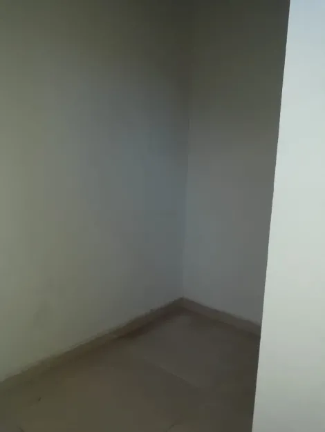 alt=