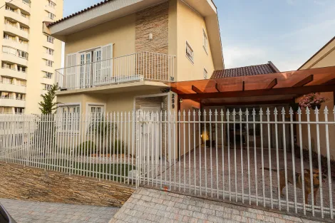 Alugar Casa / Padrão em Ponta Grossa. apenas R$ 850.000,00