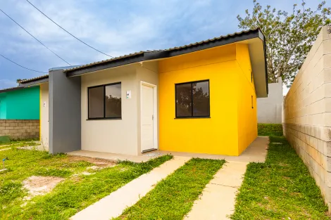 Alugar Casa / Condomínio em Ponta Grossa. apenas R$ 800,00