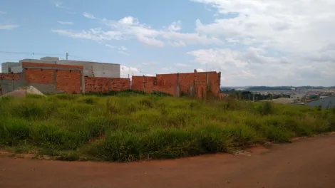 Terreno de esquina em Uvaranas