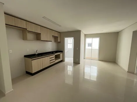 Apartamento semimobiliado Evolution Towers