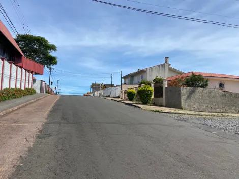 Residência de esquina em Uvaranas